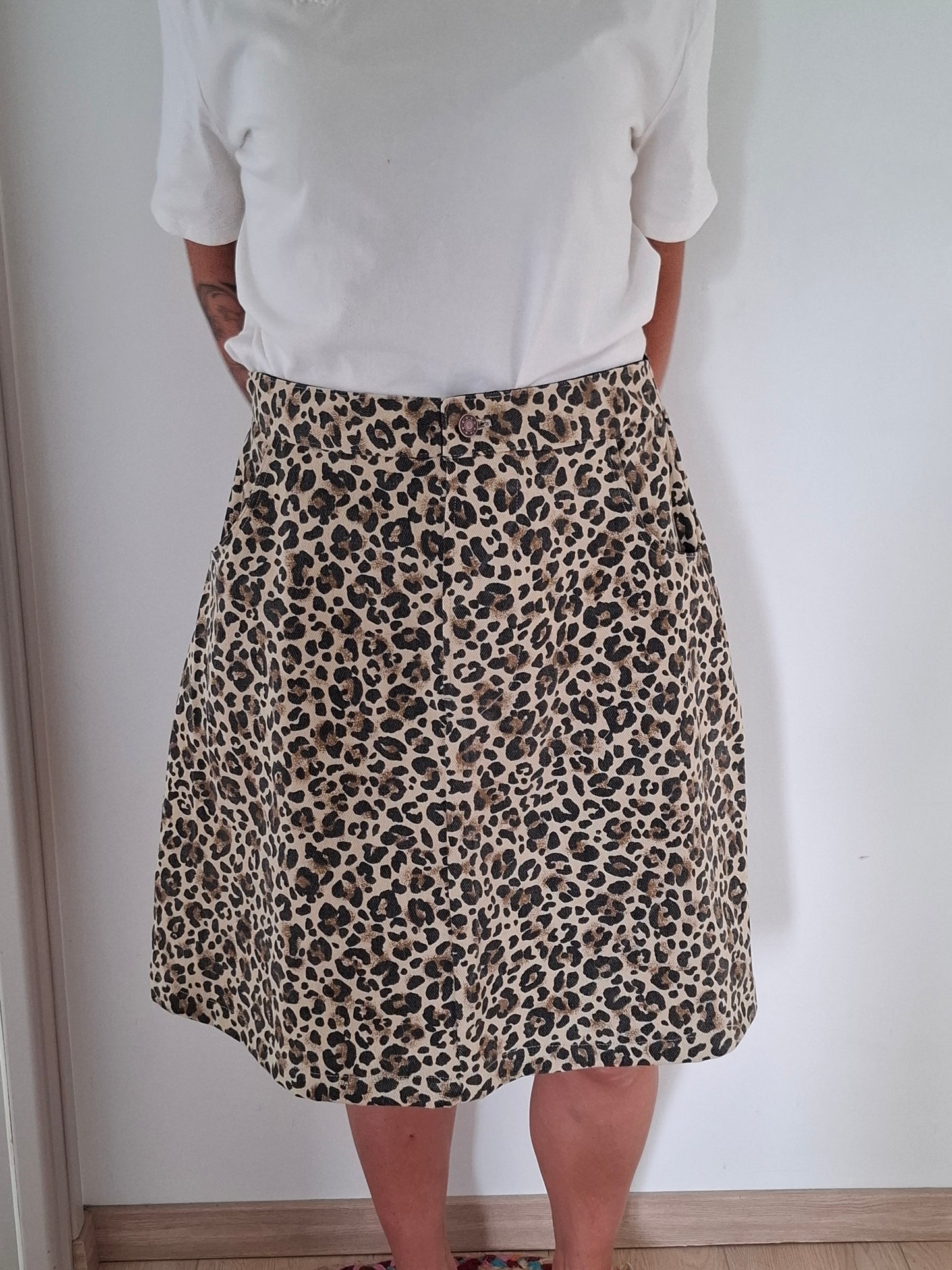 Jupe denim motif léopard