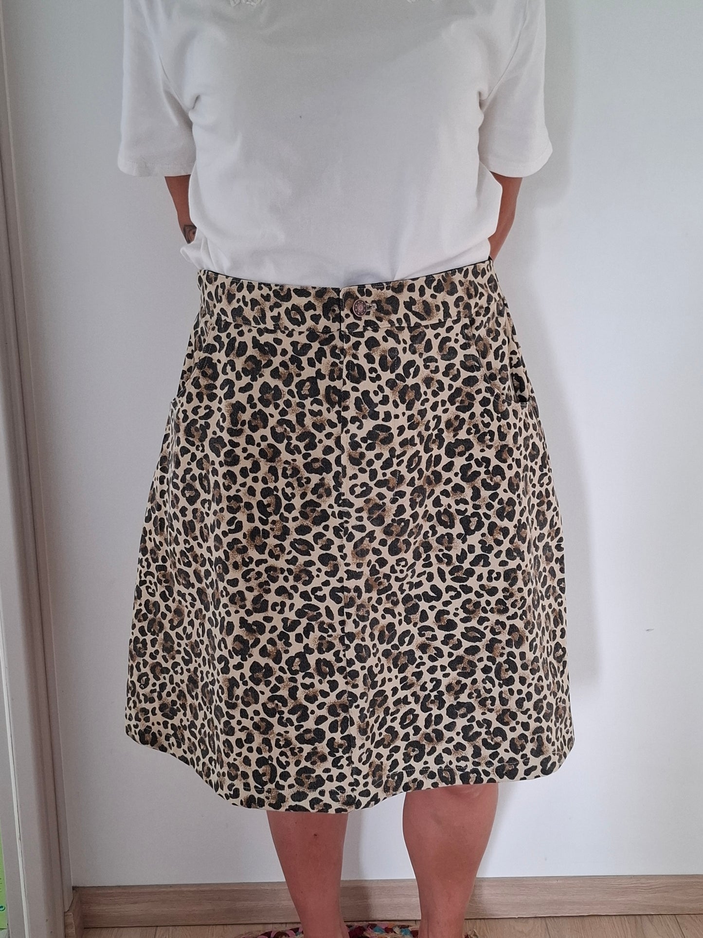 Jupe denim motif léopard