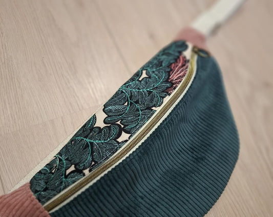 Sac banane velours vert et rabat en tissu français fleuri