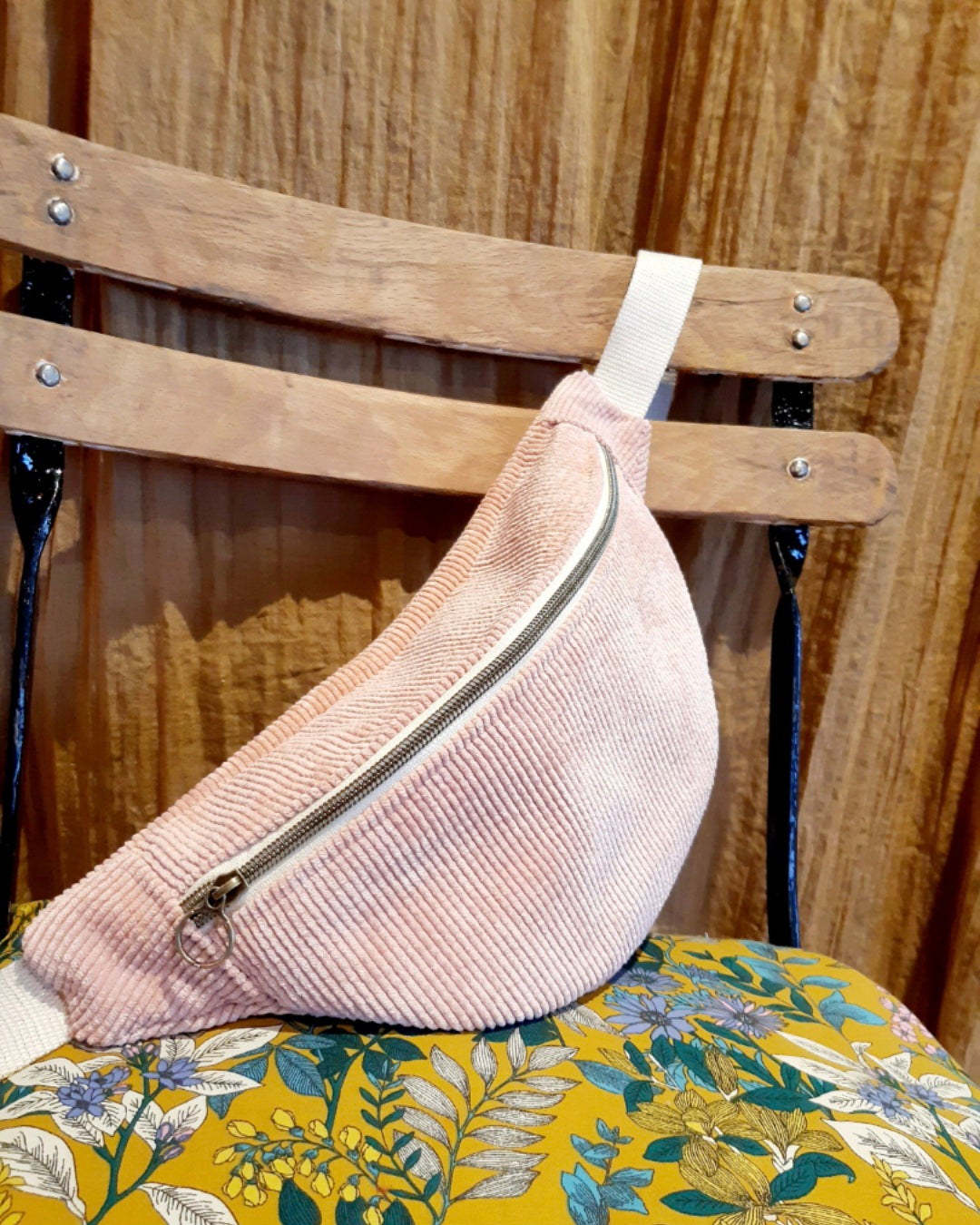 Sac banane, velours côtelé vieux rose