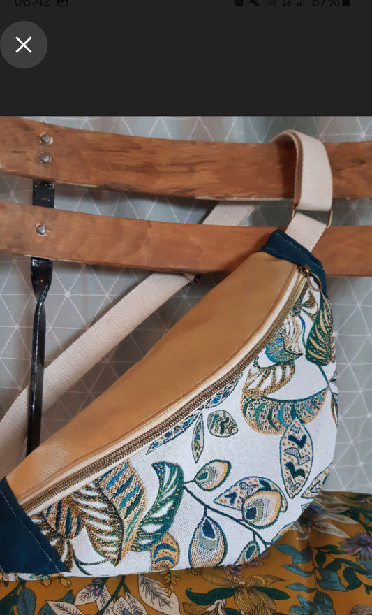 Sac banane en broderie française vert et or