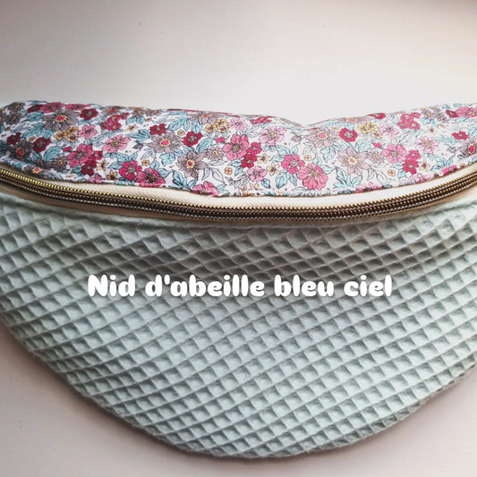 Sac banane nid d'abeille blei ciel et rabat à fleurs liberty