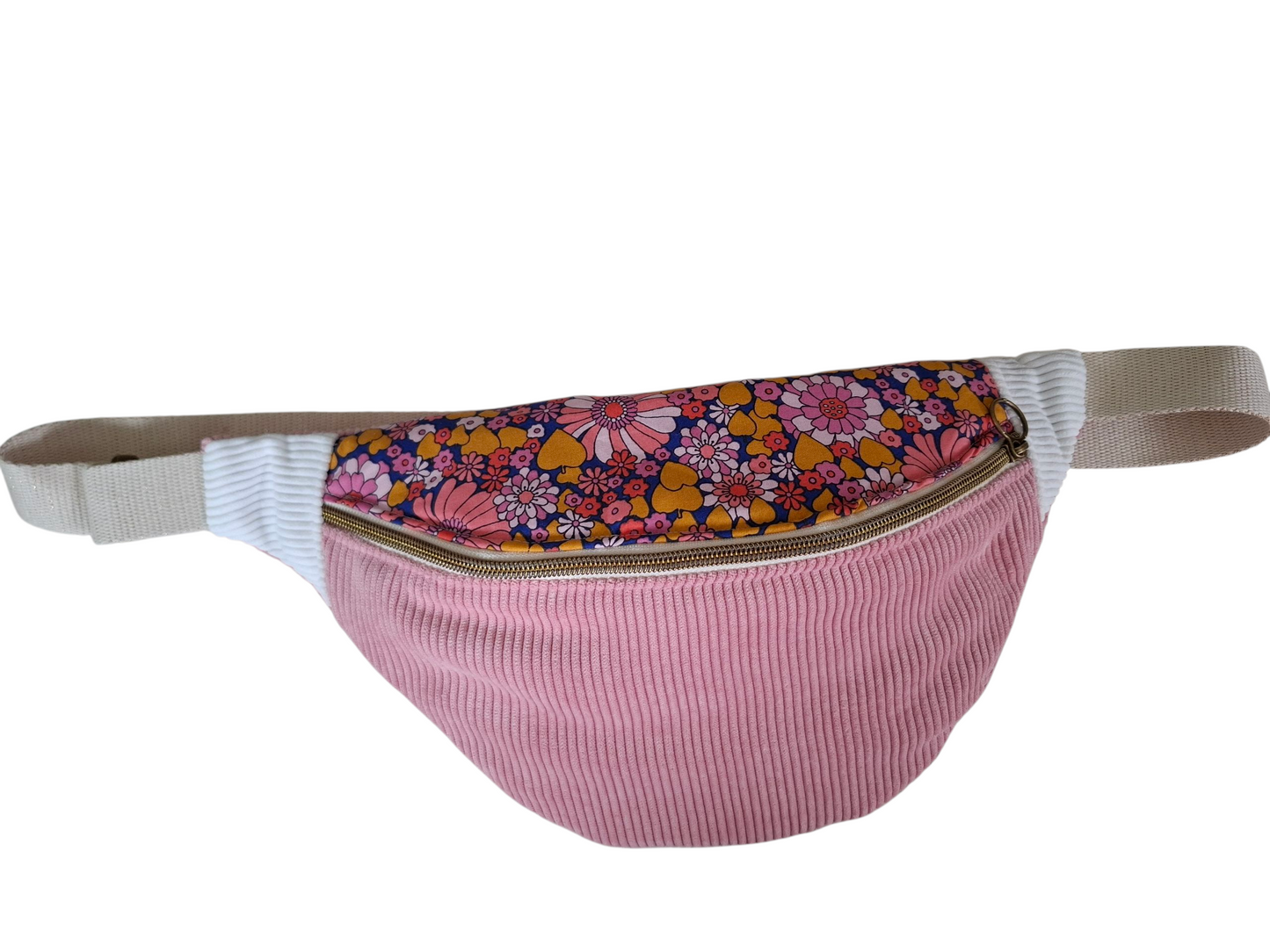 Sac banane en velours rose et rabat fleuri